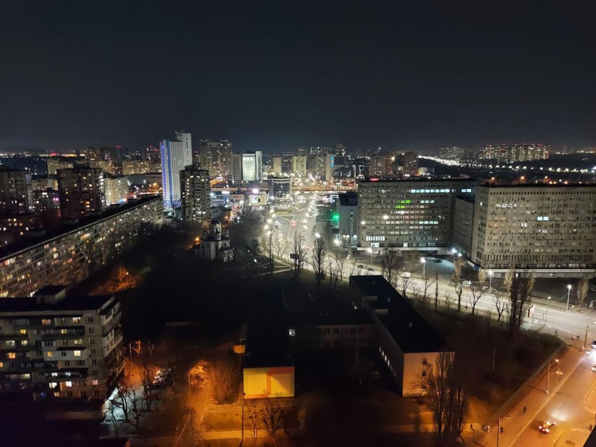 Студія З Неймовірним Краєвидом Біля М Лівобережна Ліфт Інтернет Працює Kijev Kültér fotó