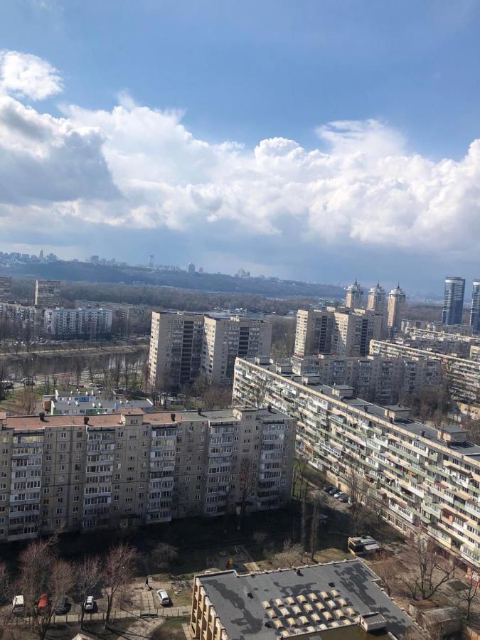 Студія З Неймовірним Краєвидом Біля М Лівобережна Ліфт Інтернет Працює Kijev Kültér fotó